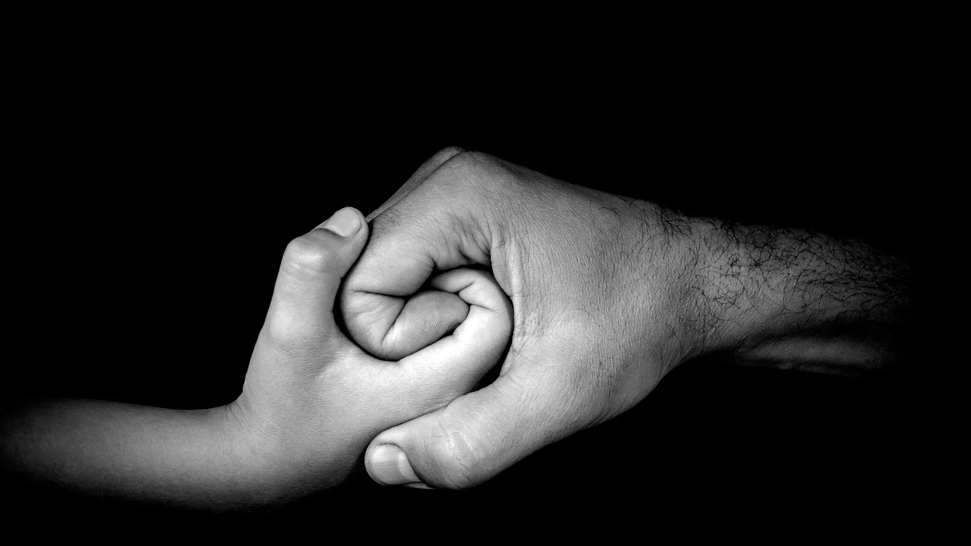 En udstrakt hånd symboliserer Dansk Drivkrafts fokus på fællesskab, ansvar og konkret handling i dansk lokalpolitik.”